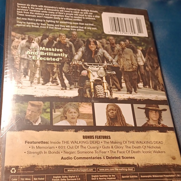 The walking dead the complete sixth season DVD bonus features - Picture 3 of 6